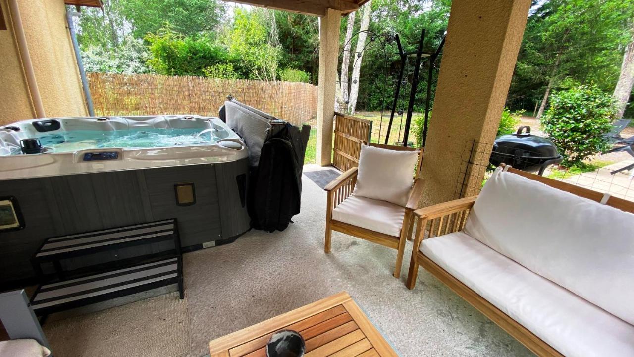 Gite A La Campagne Avec Jacuzzi Avensan Exteriér fotografie